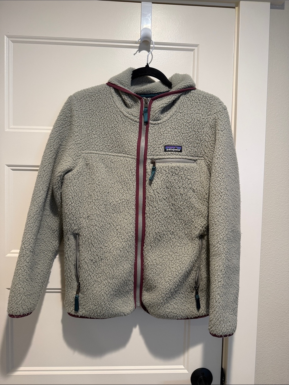 Patagonia Light Gray Sherpa Fleece Jacket with Maroon Trim